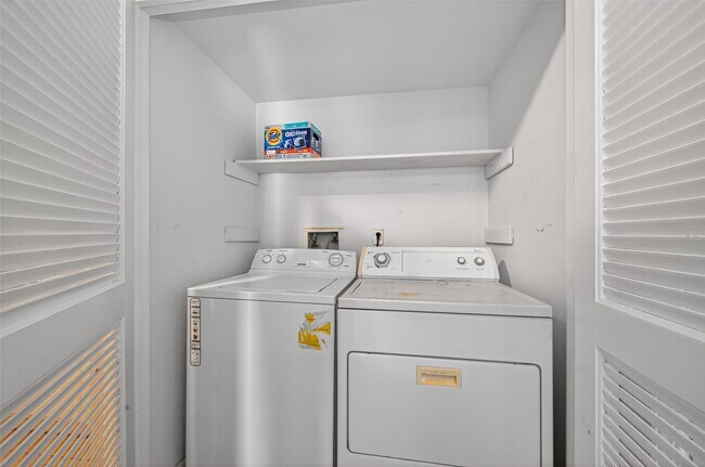 Building Photo - 4064 Belle Park Dr