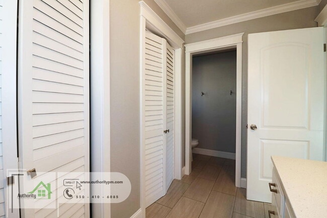 Building Photo - 251 Kamp Way