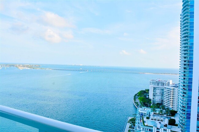 Building Photo - 1155 Brickell Bay Dr