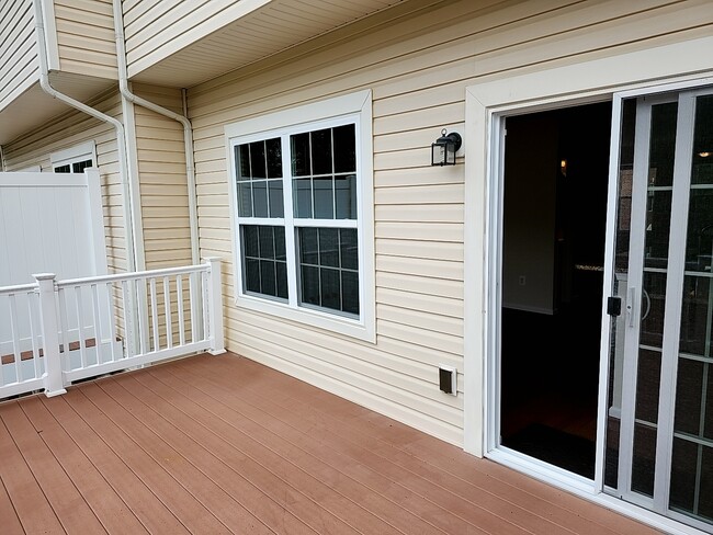 Building Photo - Bryans Road Townhome Retreat | Flexible Lease Available