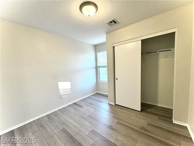 Building Photo - 7279 Twin Maples Ct