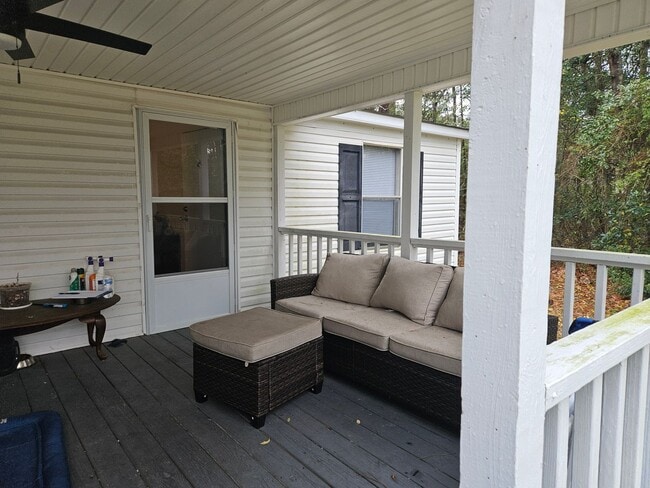 Building Photo - Great unfurnished 3 Bedroom, 2 bath home located in Sneads Ferry