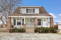 Building Photo - Completely Remodeled 2 Bed- Available Now!!