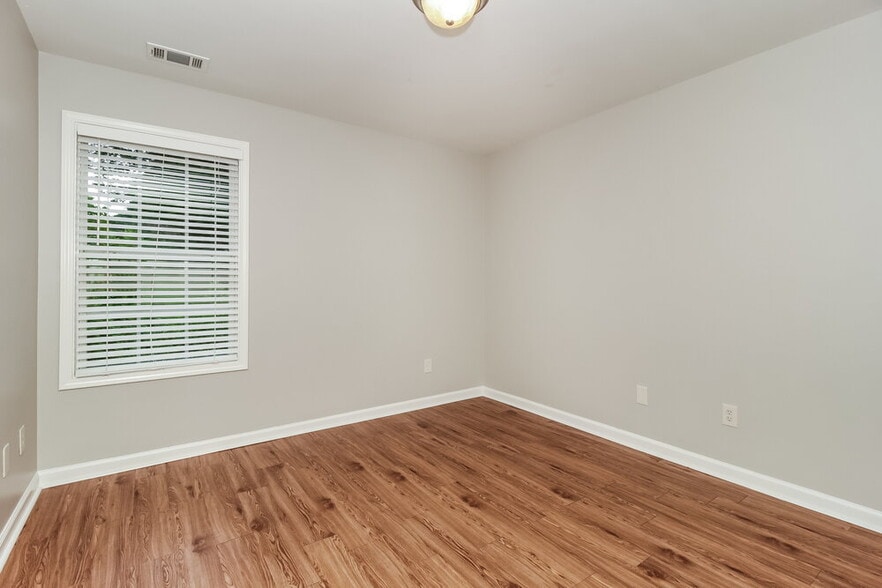 Building Photo - 2590 Harrison Mill Dr