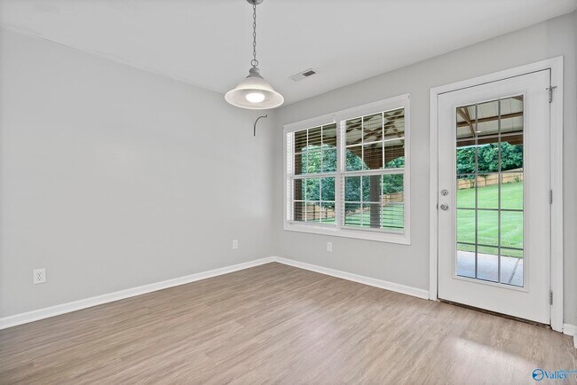 Building Photo - 171 Ranier St