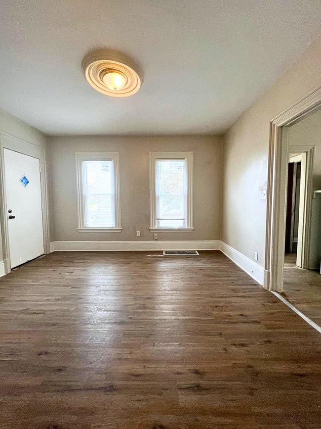 Building Photo - 836 E 156th St