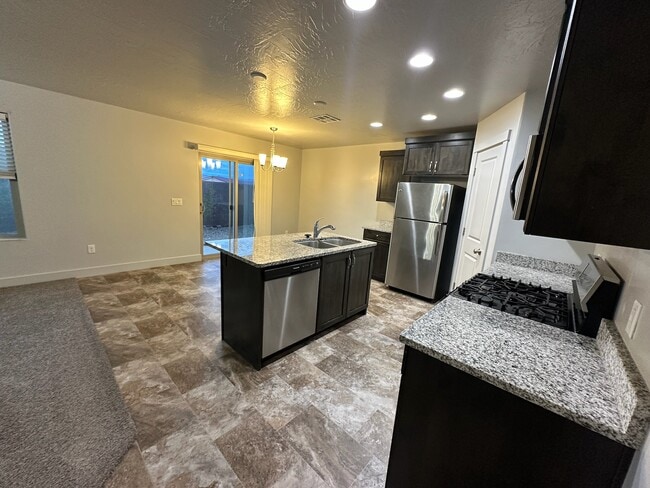 Building Photo - 3114 S Relic Ridge Dr
