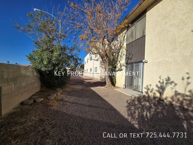 Building Photo - 2 BEDROOM 1 BATH CONDO IN LAS VEGAS NEAR S...