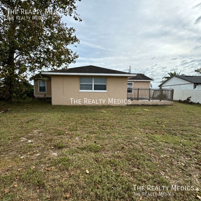 Building Photo - Available January 25th - 3BR/2BA Home in D...