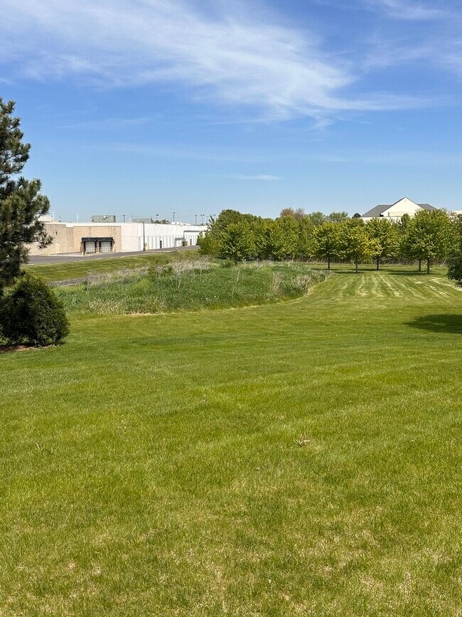 Building Photo - 2643 Carrolwood Rd