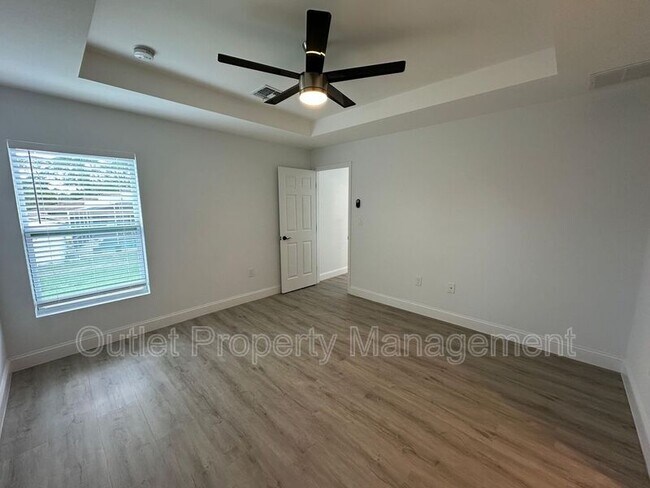 Building Photo - 790 W Gaucho Cir