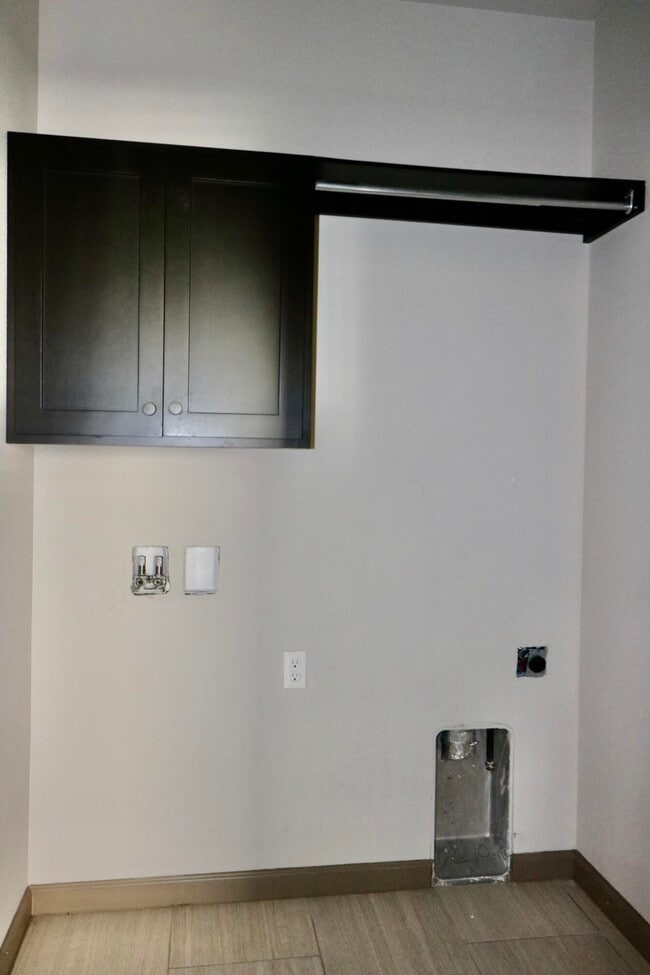 Building Photo - 3817 Loma Cortez Dr