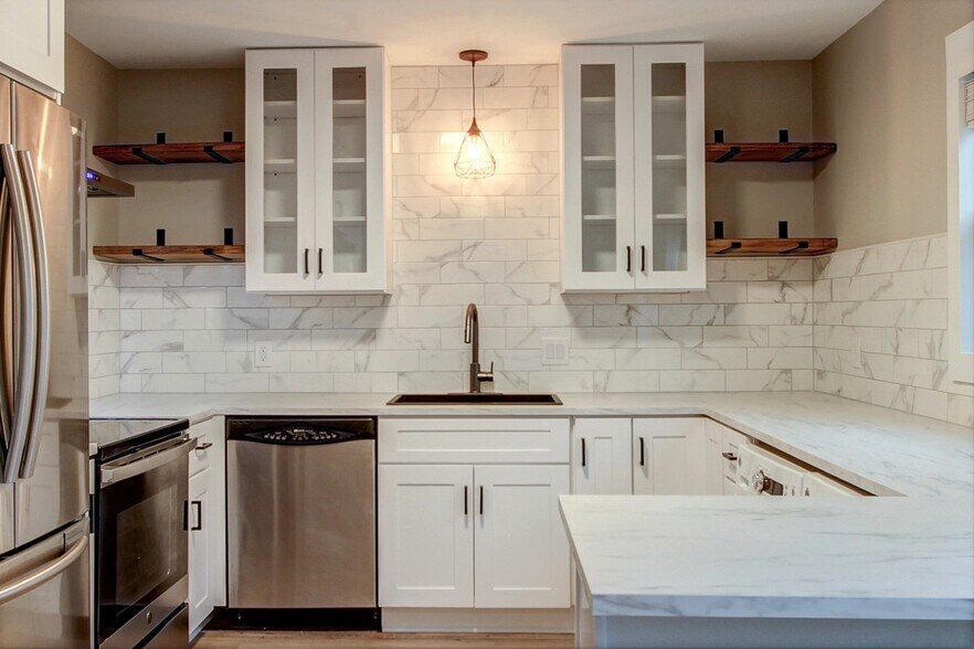 Building Photo - 48 Clark St