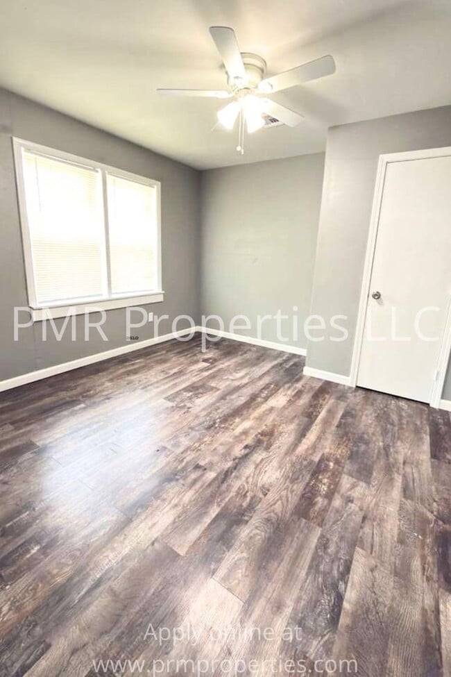 Building Photo - 4 Bedrooms / 2.5 Bathrooms House