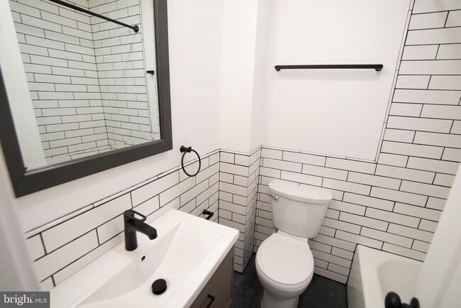 Building Photo - 1413 Lombard St