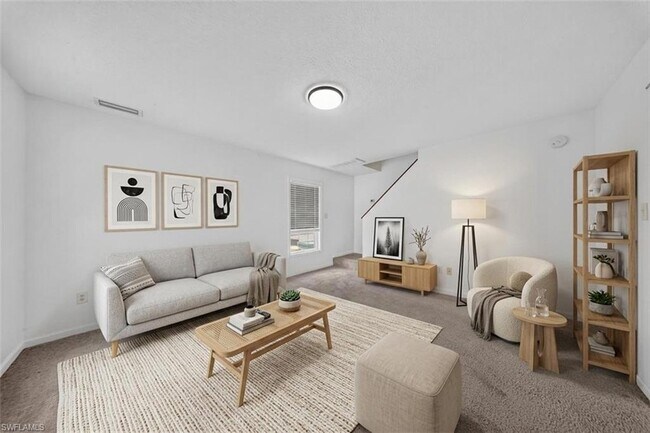 Building Photo - 250 Leawood Cir