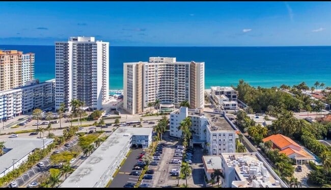 Building Photo - 3181 S Ocean Dr