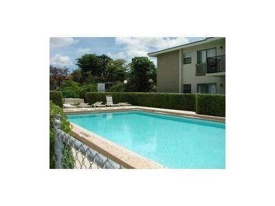 Building Photo - 2611 Riverside Dr