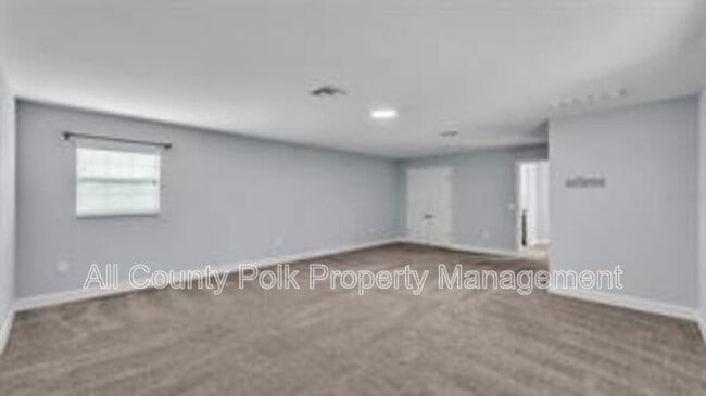 Building Photo - 1095 Woodland Oaks Dr