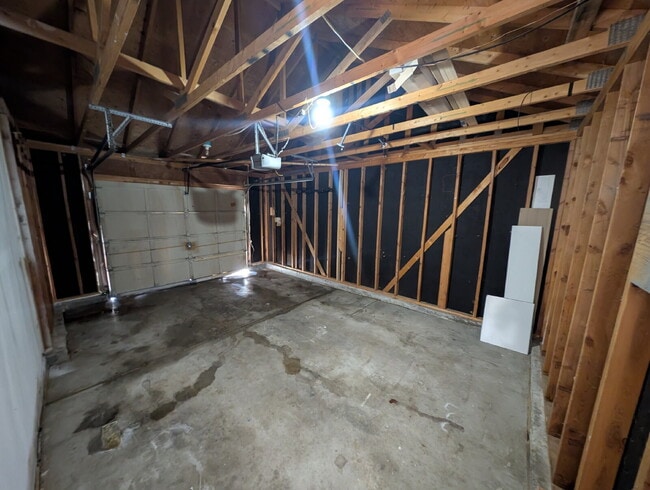 Building Photo - Charming 3-Bed, 2-Bath Home for Rent in Aurora – Backs to Open Space!