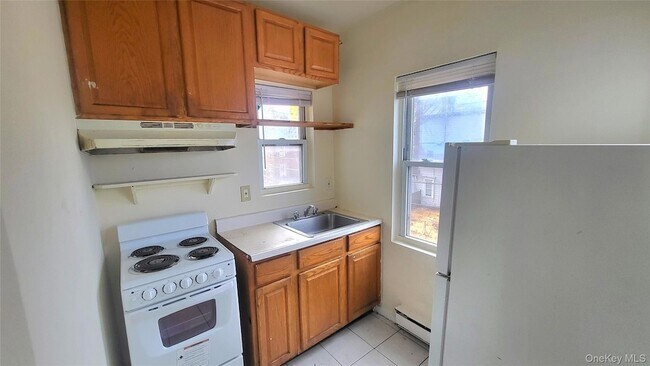 Building Photo - 67 Academy St