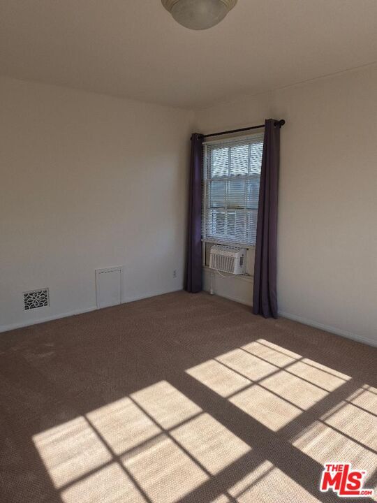 Building Photo - 8551 Holloway Dr