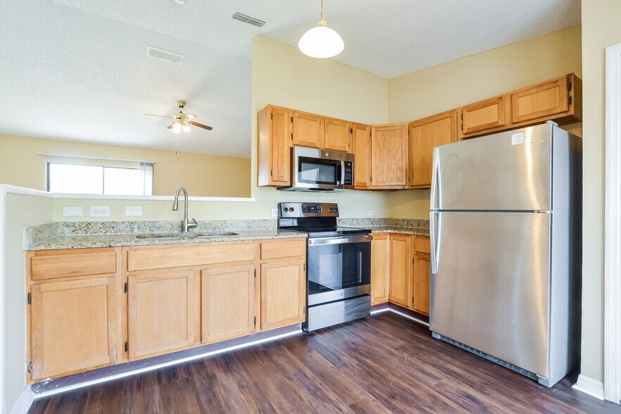 Building Photo - 3100 Croton Ave