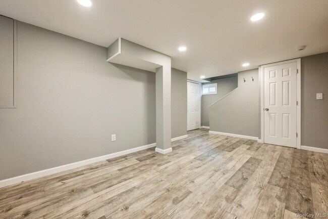 Building Photo - 212 Fernwood Terrace