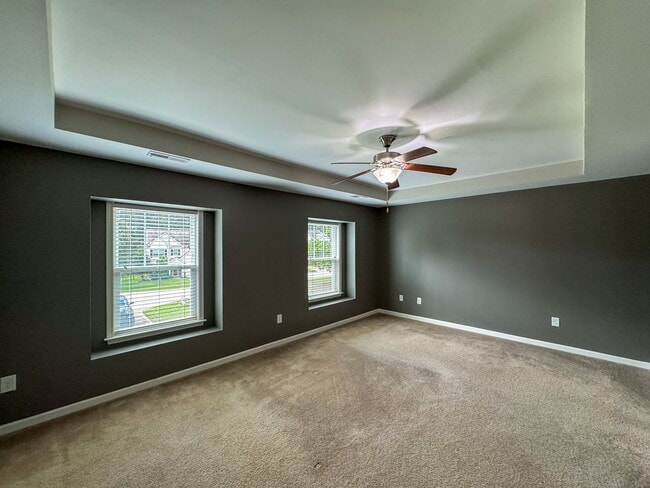 Building Photo - Gorgeous 3 Bed 2.5 Bath Plus Loft Home on ...