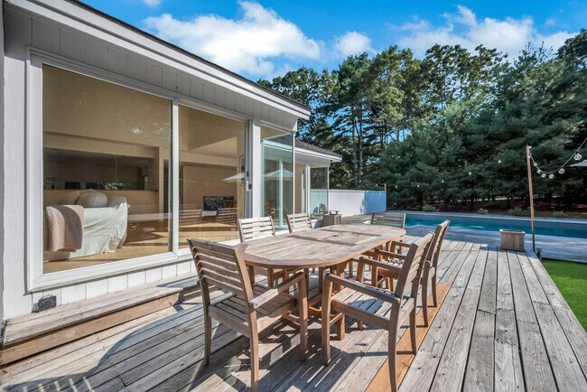 Building Photo - 3 Lynda Ln