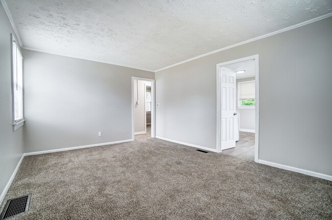 Building Photo - Spacious 3 Bedroom in Dayton!