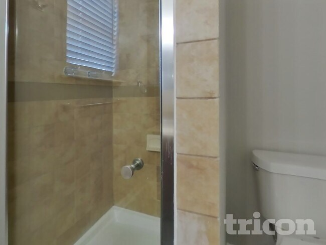 Building Photo - 6511 Grey Oaks Dr