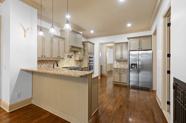 Building Photo - 444 Wild Elm St