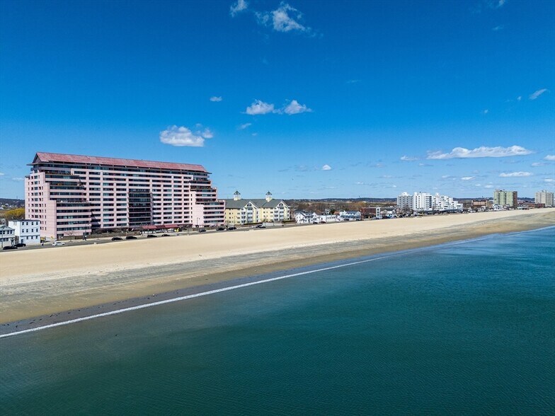Building Photo - 356 Beach St