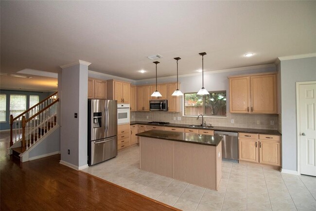 Building Photo - 21534 Pointed Oak Ln