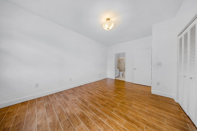 Building Photo - 4106 Carriage Dr