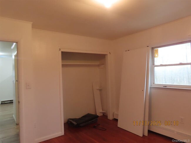 Building Photo - 27 Sunny Ln