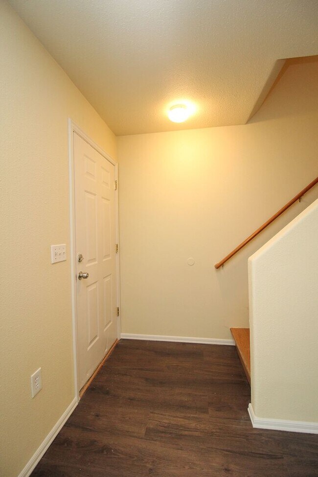 Building Photo - 3548 SE 119th Ave