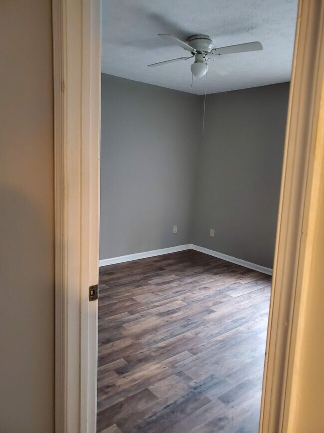 Building Photo - Hampton Club