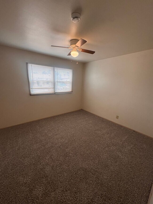 Building Photo - Charming 2-Bedroom Ranch-Style Home with Attached Garage $1280/$1280