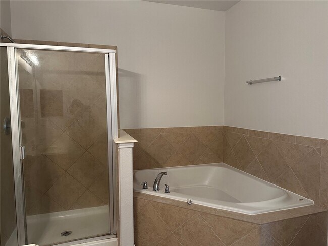 Building Photo - 15214 Bartlett Landing Dr