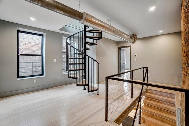 Building Photo - 1534 Republic St