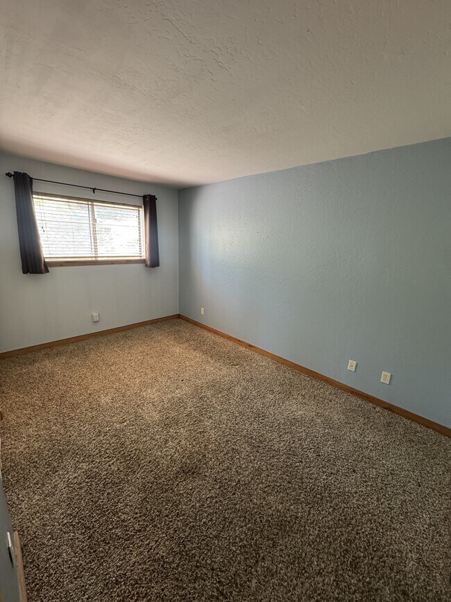 Building Photo - 495 Tramway Dr