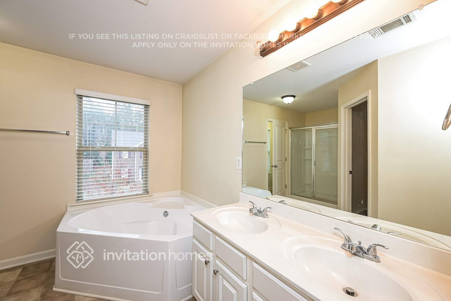 Building Photo - 4172 Oak Field Dr