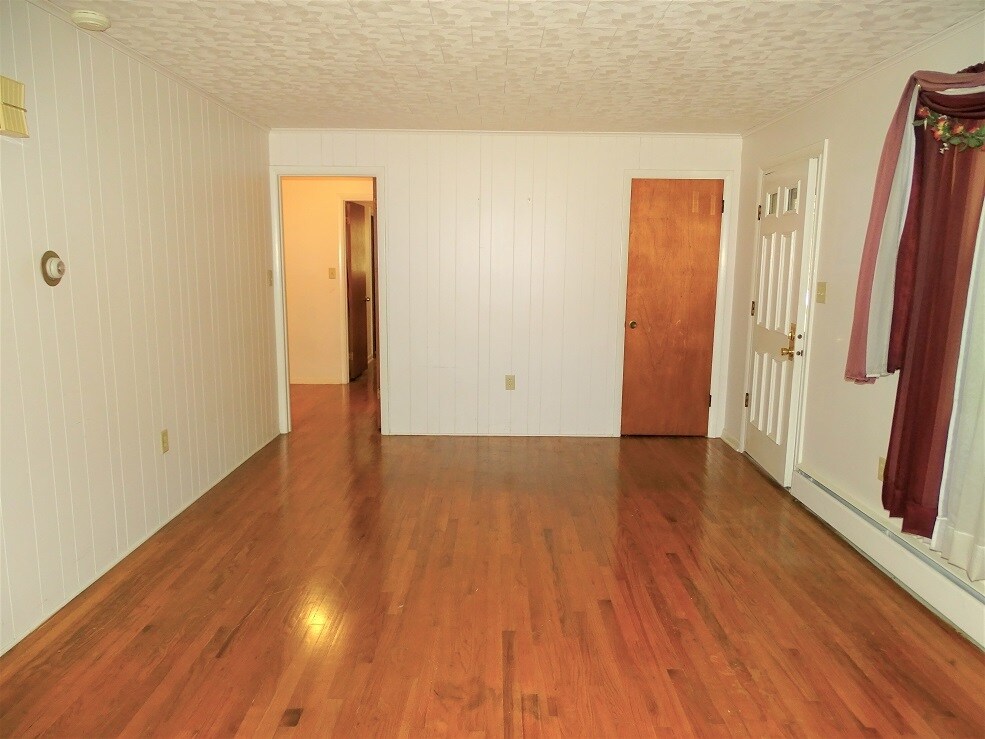 Building Photo - 437 S 9th St