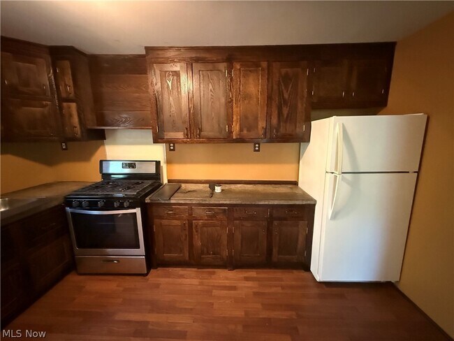 Building Photo - 1076 Ackley St