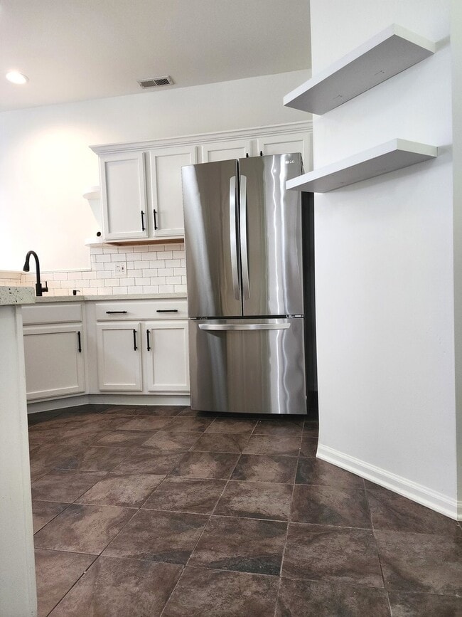 Building Photo - 2884 Falling Waters Ln