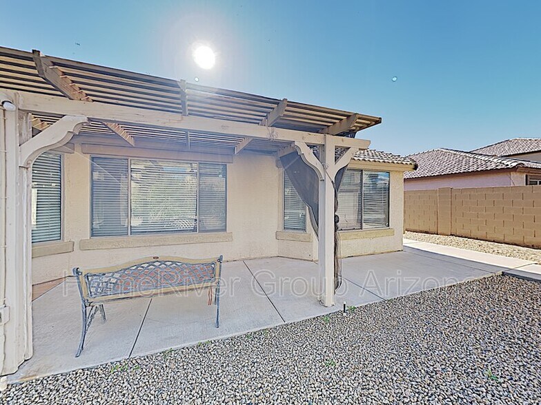 Building Photo - 17230 W Ashley Dr