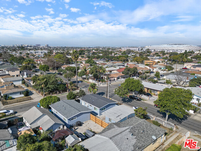 Building Photo - 10802 Doty Ave