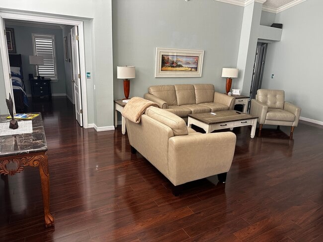 Building Photo - 2000 Ardmore Way